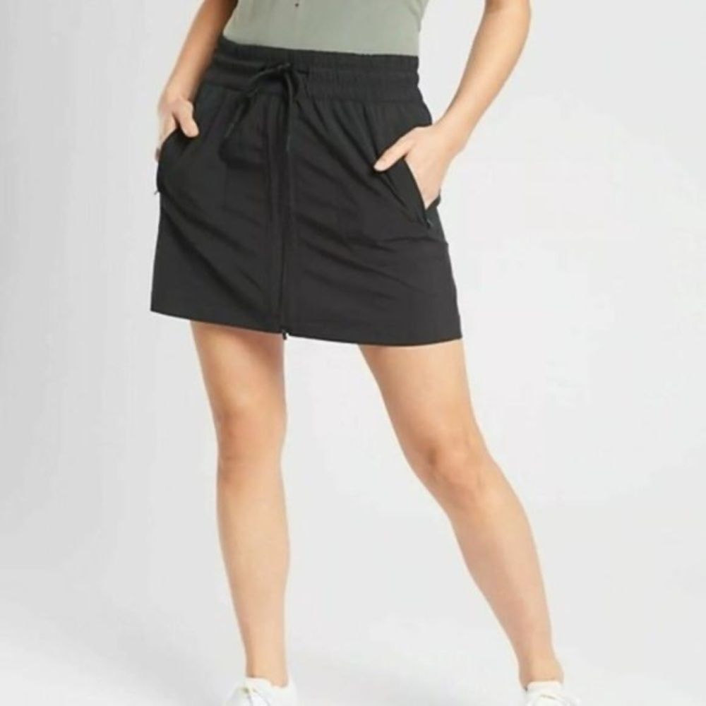 Athleta Womens Expedition Skirt with shorts - Picture 2 of 8